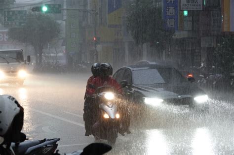 晚上下大雨|豪(大)雨特報 